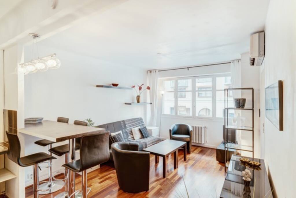 Your cosy living room (with sofa bed)