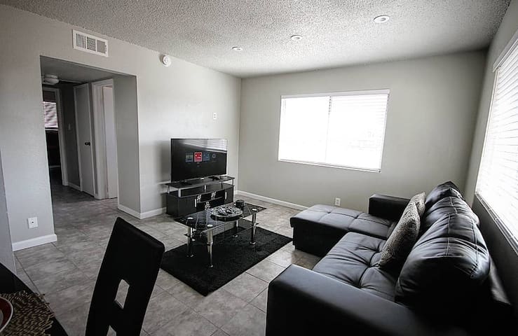 Monthly – Sleeps 10-12, 4 bedroom Available