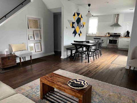 Renovated, Well-Designed, K + Q, Game Room, Patio