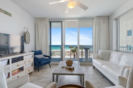 Sea Salt Retreat, renovated Gulf Front 2nd flr 3/3
