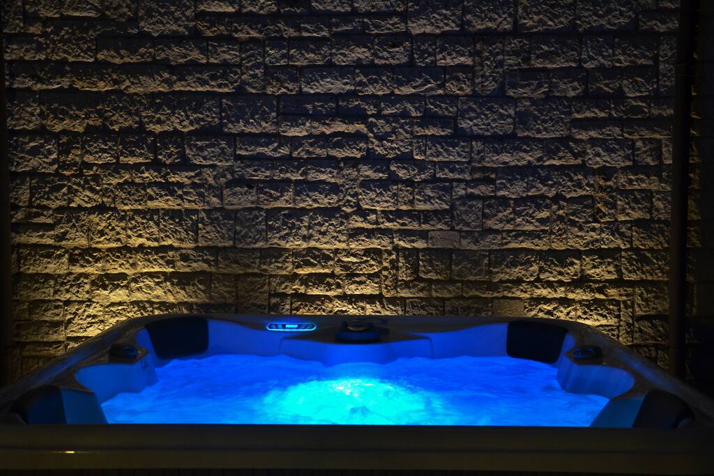 Jacuzzi