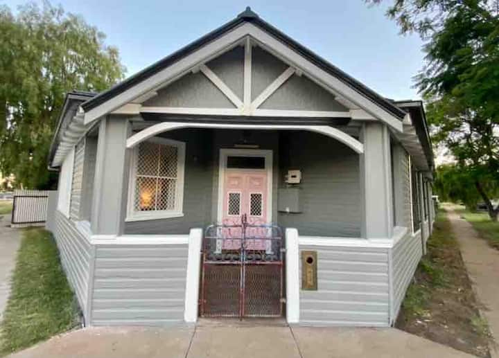 The Abbey Cottage Houses for Rent in Coonamble, New South Wales