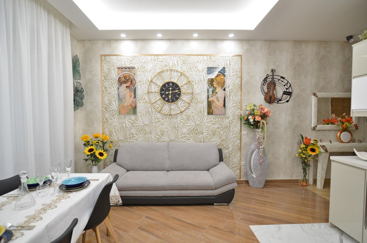 Top Airbnb: CASERTA DELUXE BIS - central - refined - super. à Caserta