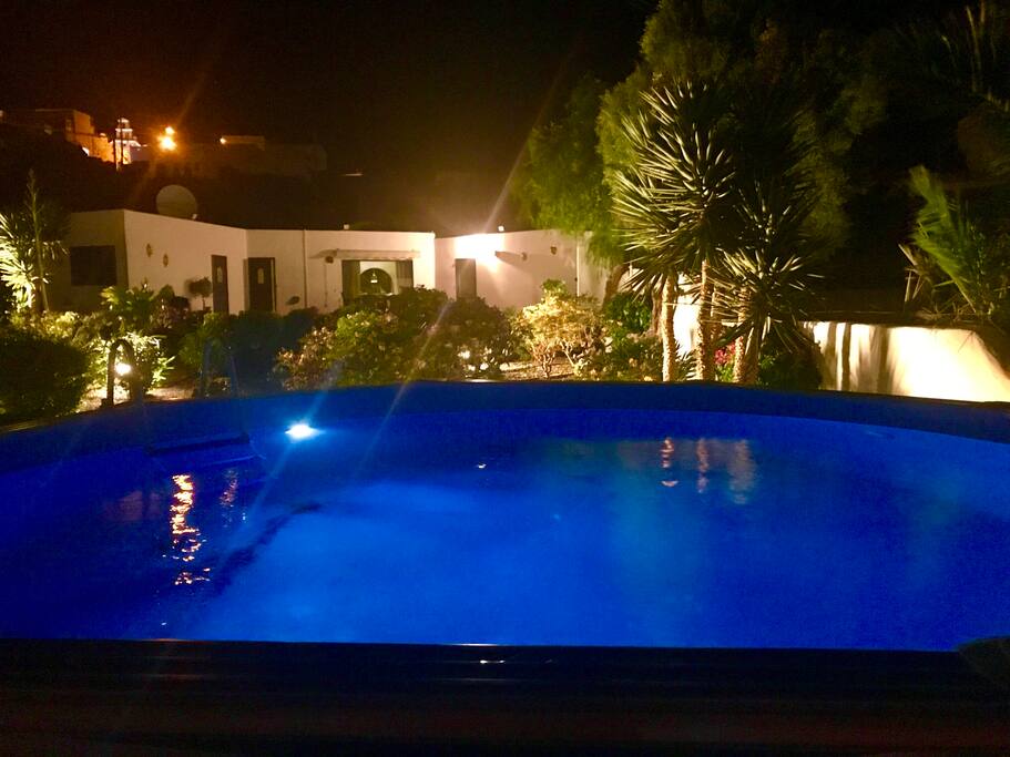 iluminación cálida para una noche romántica