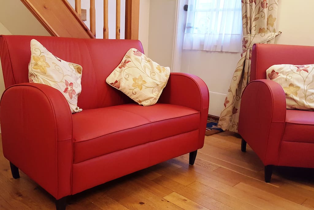 New comfy leather suite added April 2018