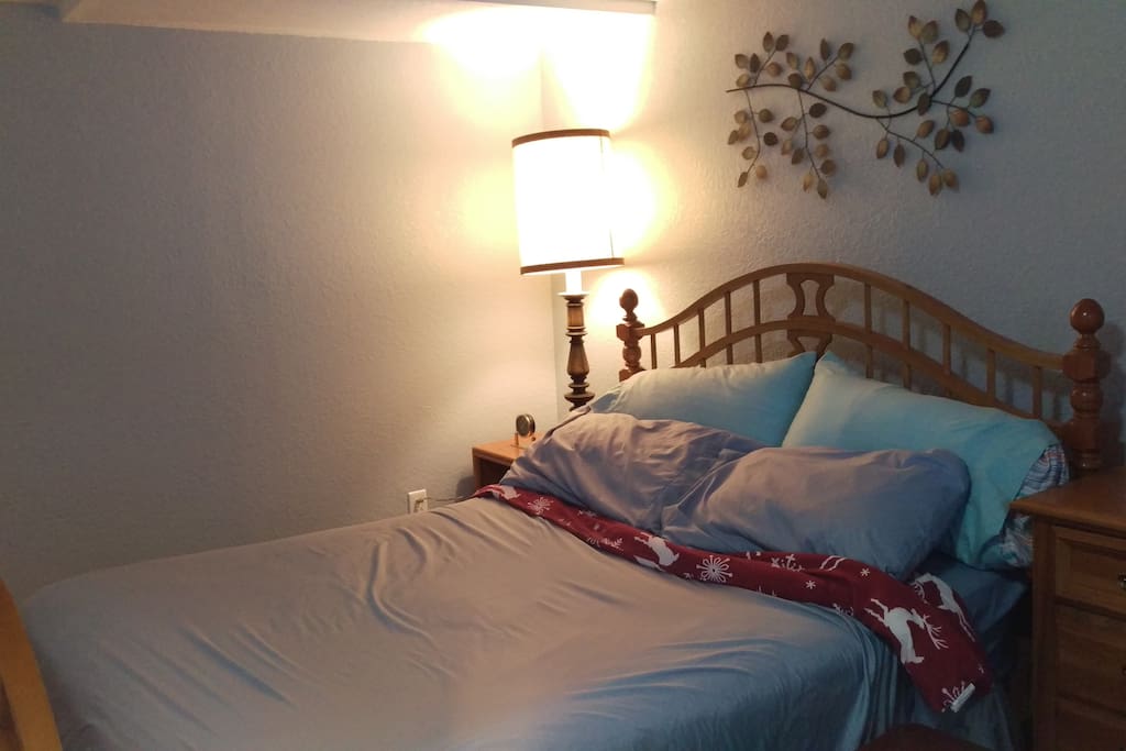 queen size bedroom