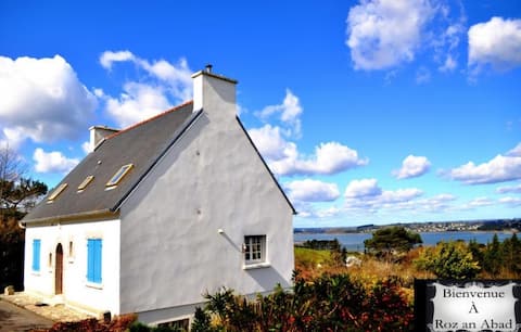 Comfortable & spacious house, beautiful sea view