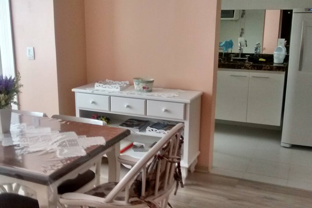 sala de jantar e cozinha