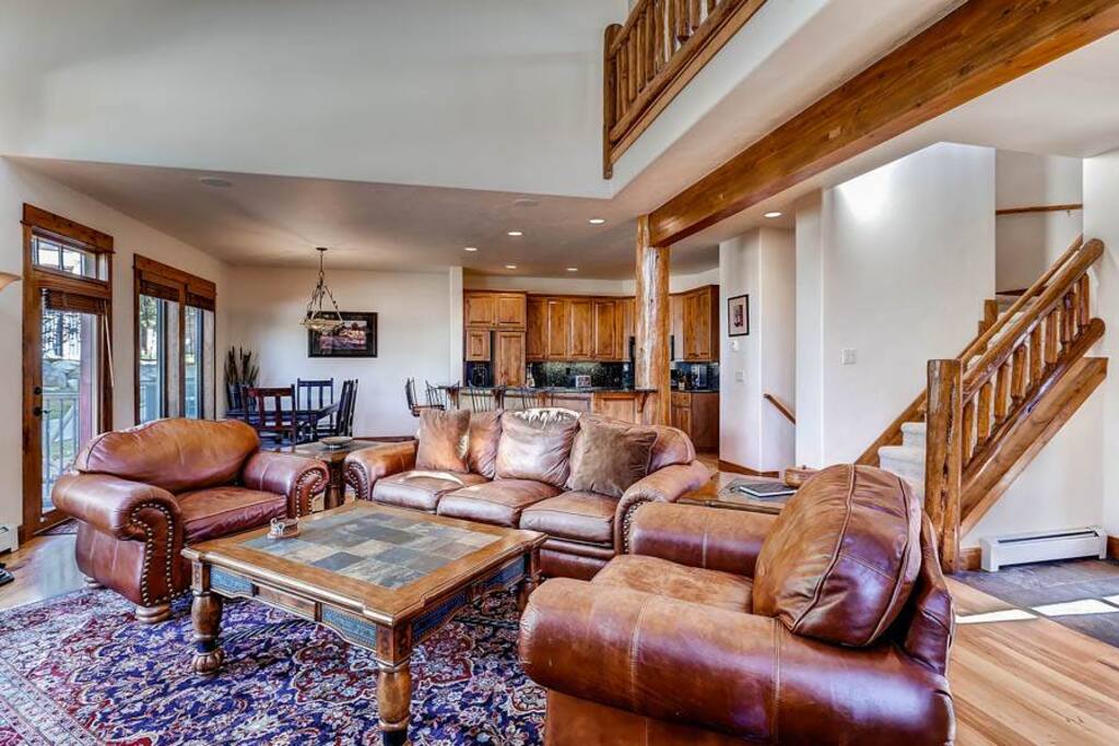 Couch,Furniture,Indoors,Room,Banister