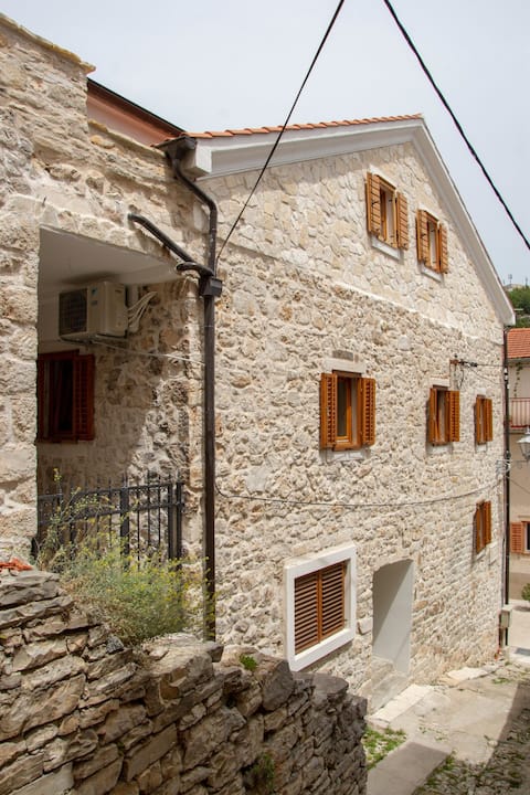 Successful Airbnb property: Krka Waterfalls apartment in Lozovac