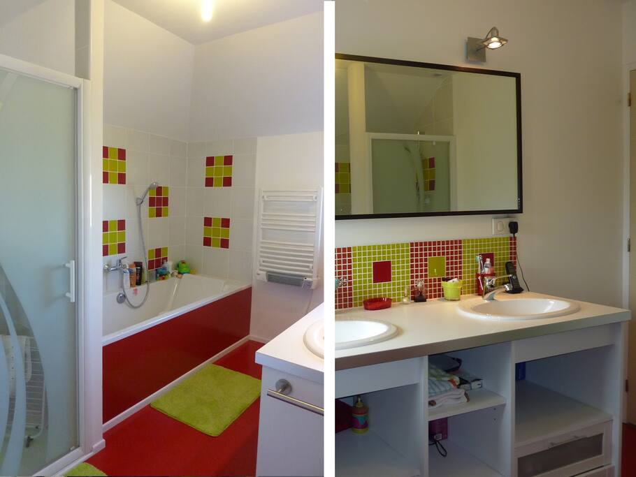 baignoire, douche et wc sur le même pallier