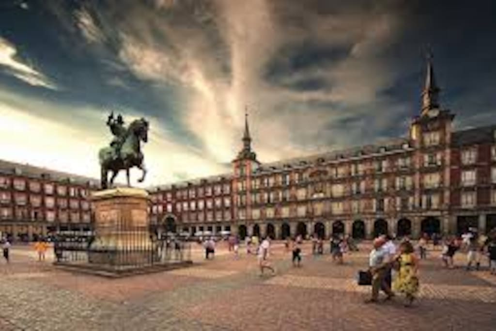 Plaza Mayor at 10 min by walk