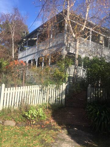 Historic House with Sea Views gallery image 2