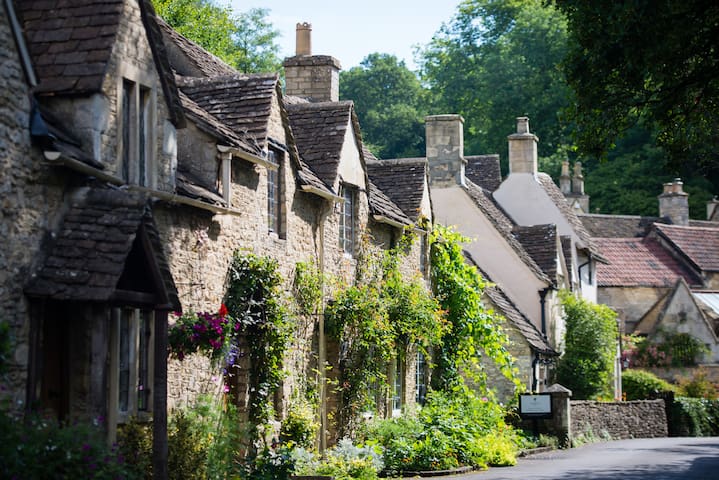 Ludlow Cottage at The Manor House Hotel