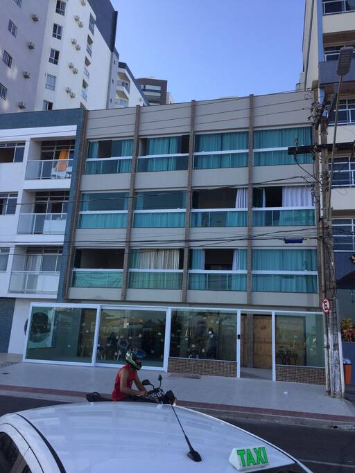 Fachada do prédio.