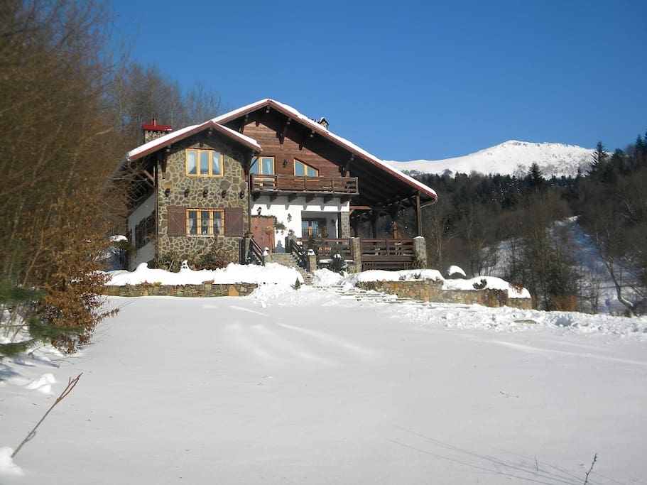 December 2016, the Pikuj peak in the background