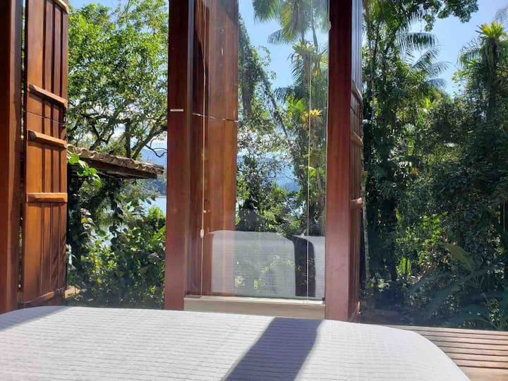 slaapkamer 1  - tweepersoons uitzicht op de suite