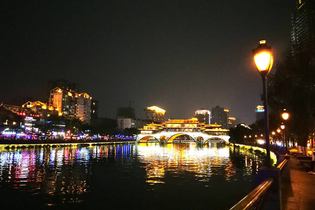 图上左边的那幢建筑便是我家的所在