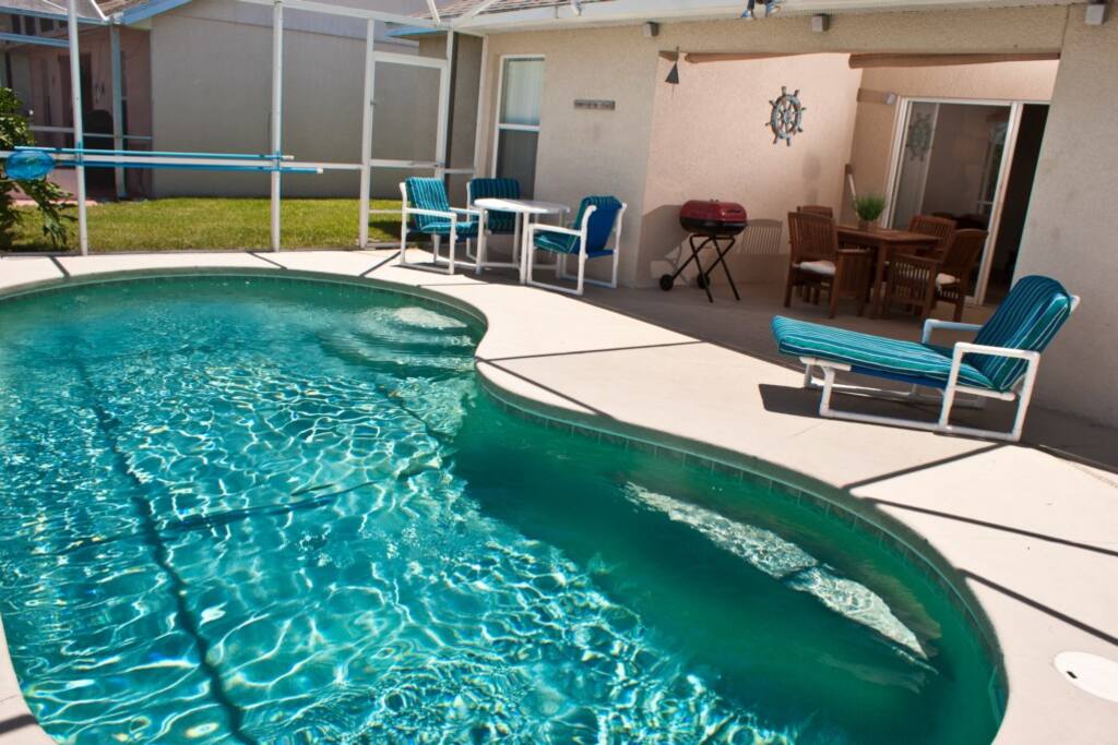 Chair,Furniture,Room,Jacuzzi,Tub