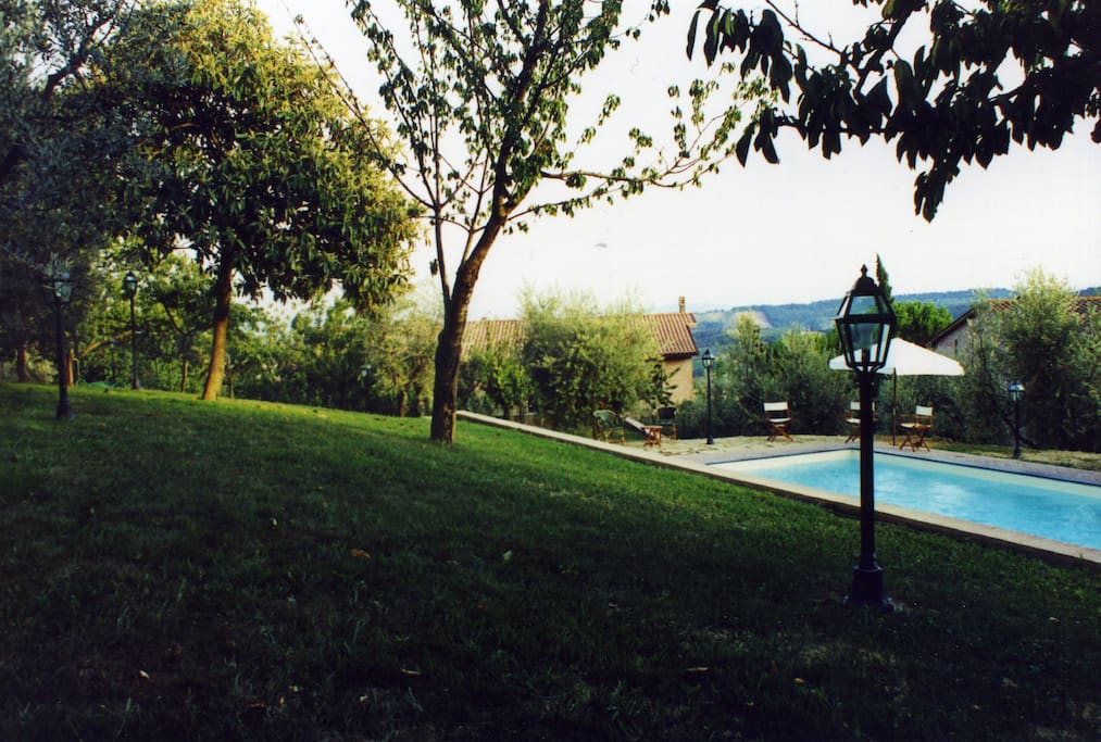 Giardino e piscina