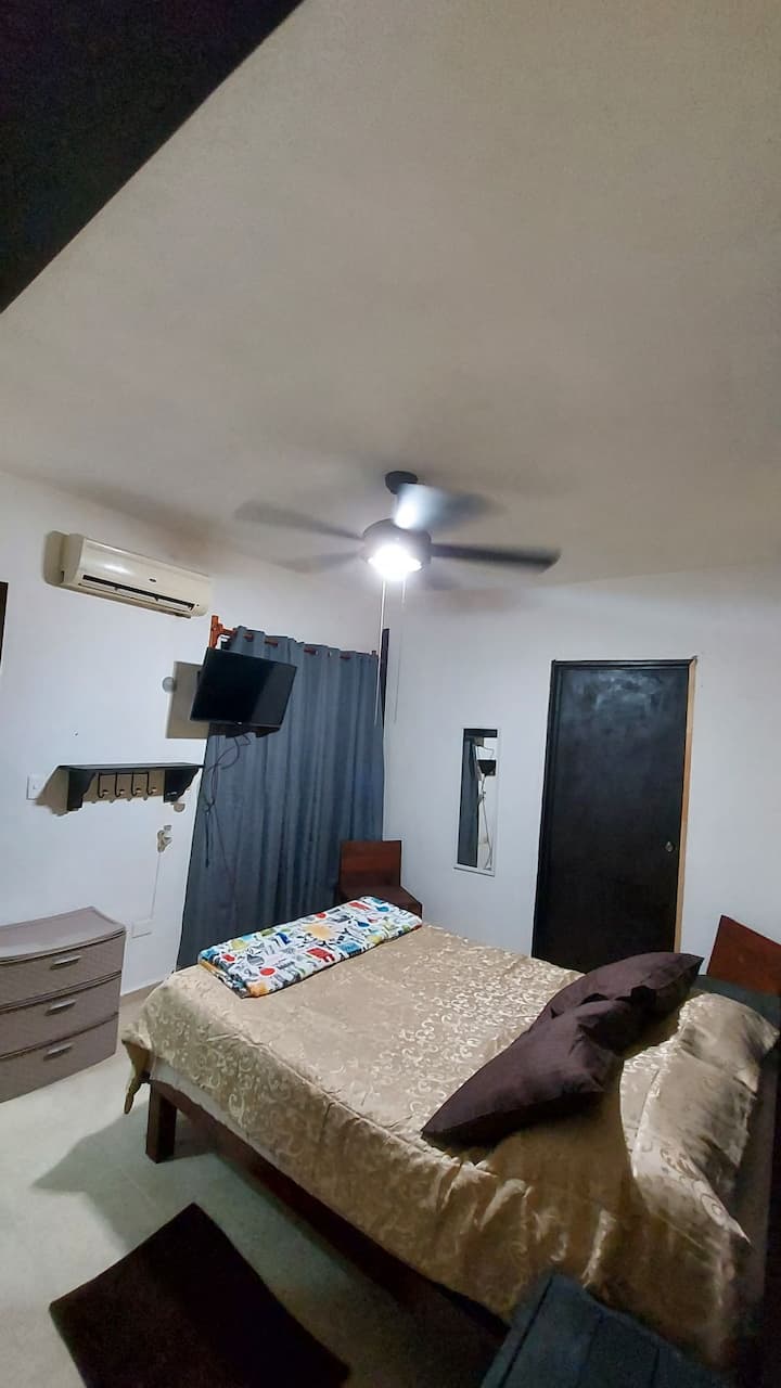 DHOMA E GJUMIT 2, KREVAT MARTESOR
DHE 1 KREVAT ME FRYRJE.

DHOMA E GJUMIT 2, KREVAT DOPIO DHE 1 KREVAT ME FRYRJE.