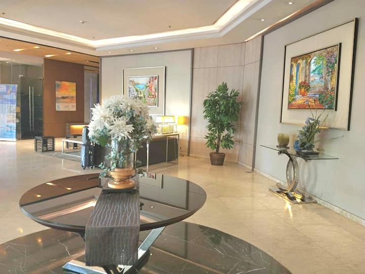 2br Condo In Stalucia Mall Cainta 
Intrnet/netflix - Marikina