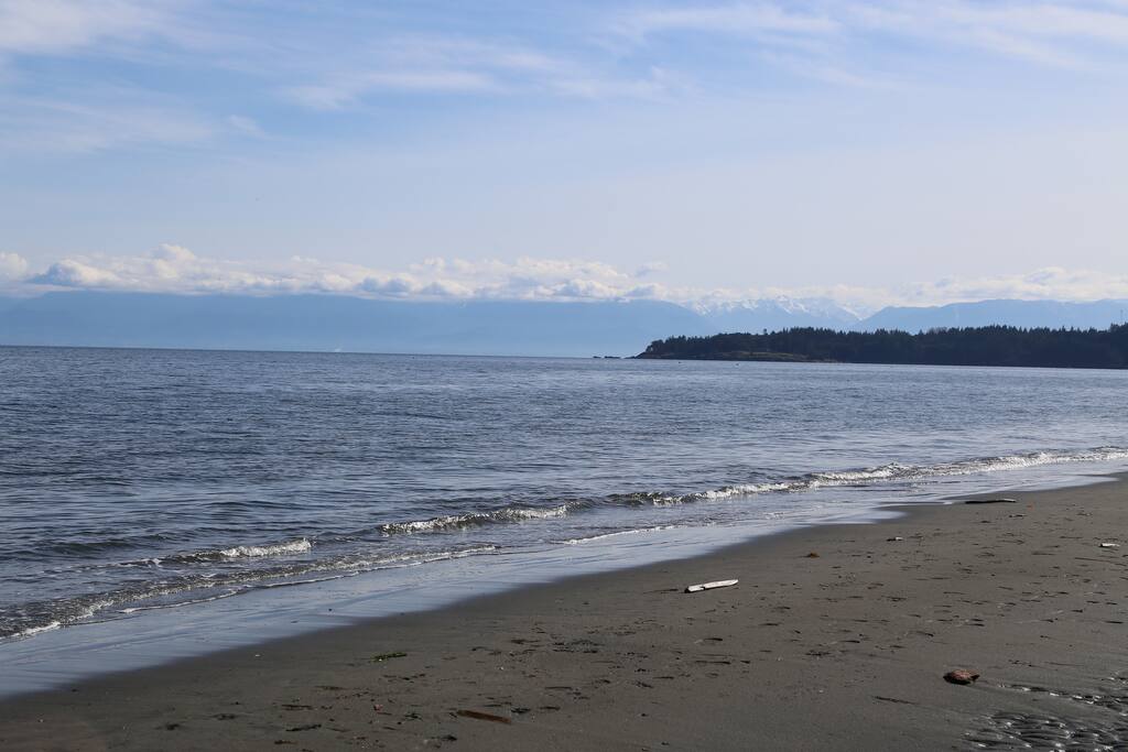 10 min walk from the house