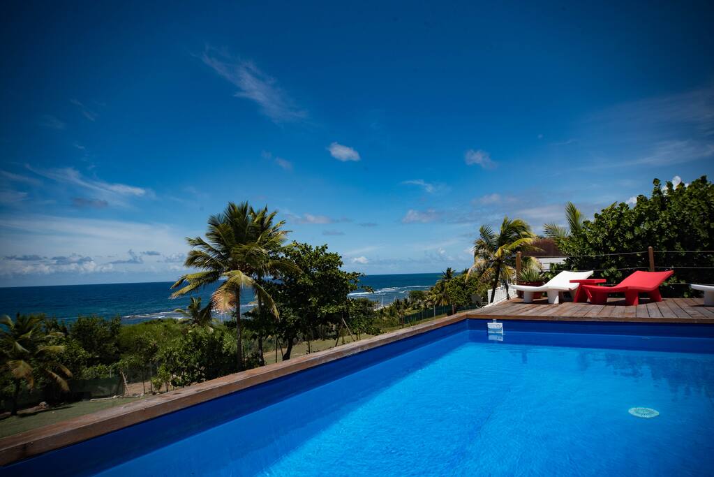 piscine à débordement