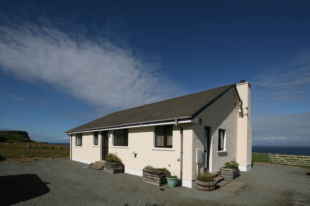 self catering cottage with sea and mountain views