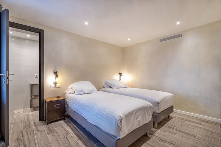 Легла, прикрепени или отделени според заявката ви, всички удобства 