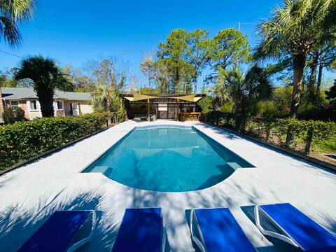 Specializing in Year-Round Long Weekend Stays!