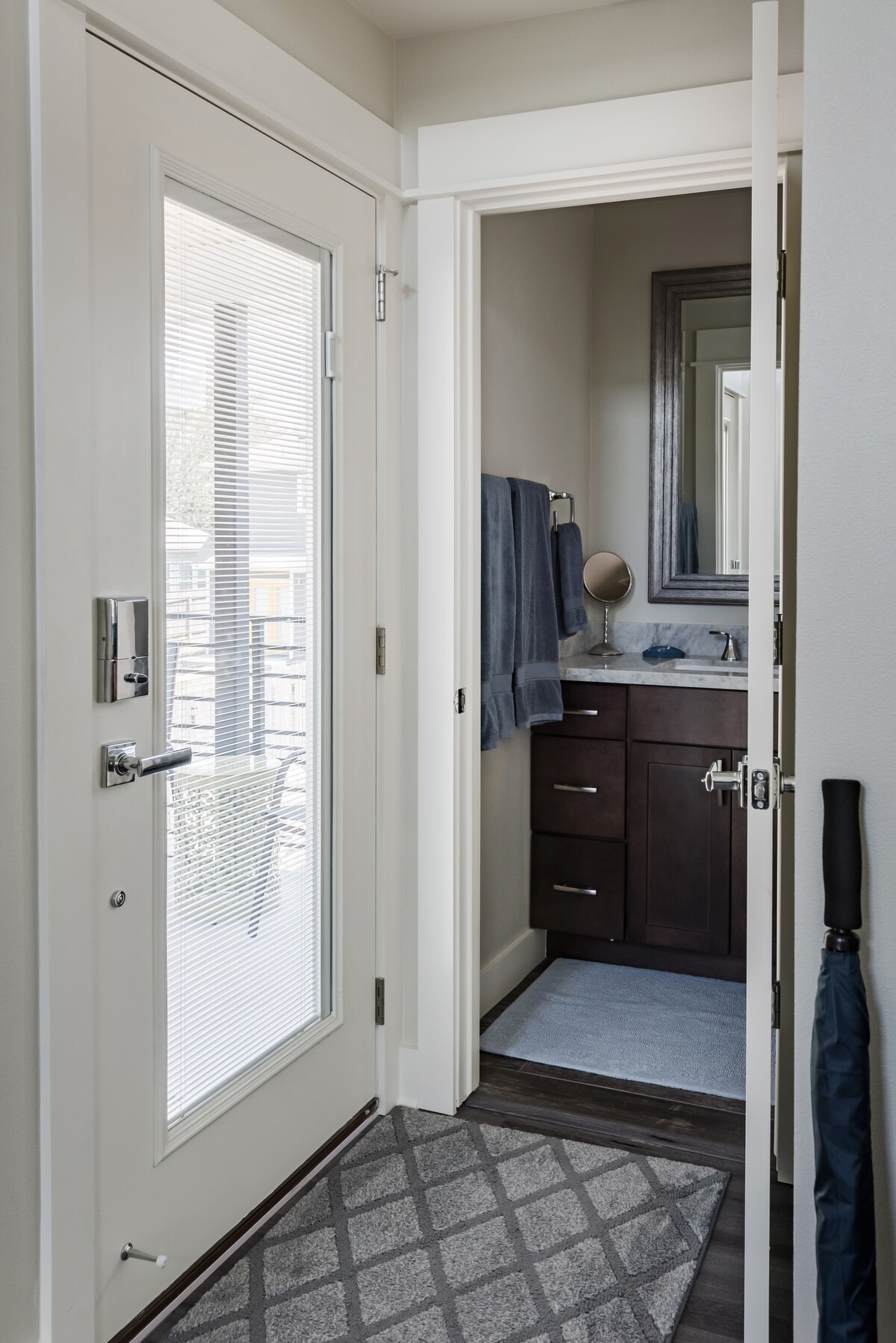 Charming Chestnut Carriage House in East Austin