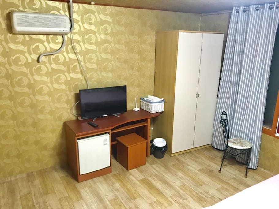 TV, ,냉장고, 와이파이, 수건, 드라이기, 에어컨등