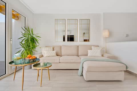 Anuncio de Airbnb popular: BRAND NEW APARTMENT WITH SPECTACULAR VIEWS en Torremolinos