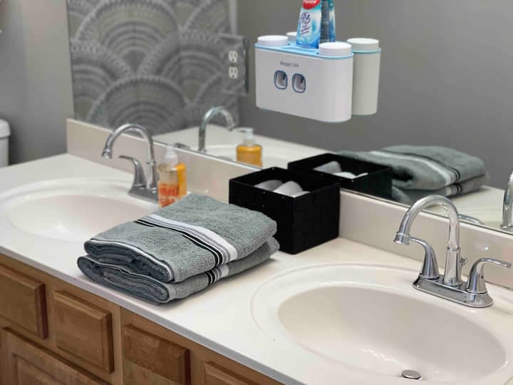 Cheerful 2 bedroom home in downtown Wylie. Houses for Rent in Wylie