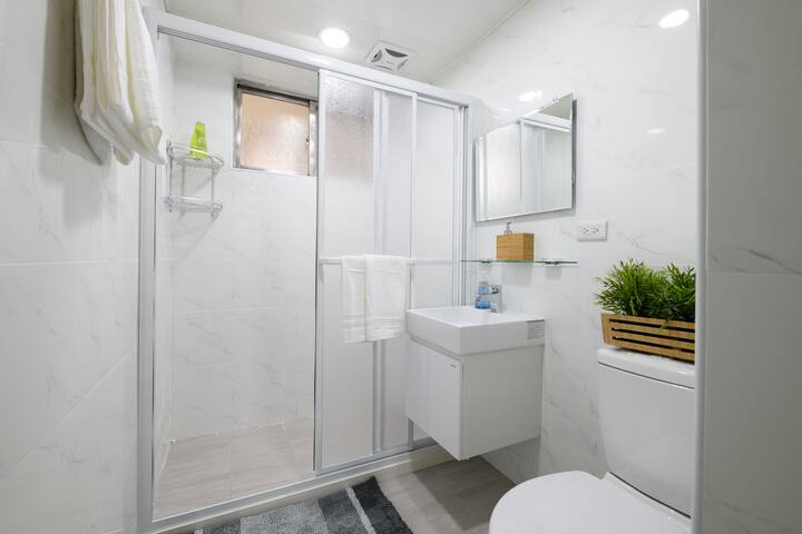 H&K 3/2 Large Family Apartment in Daan gallery image 3