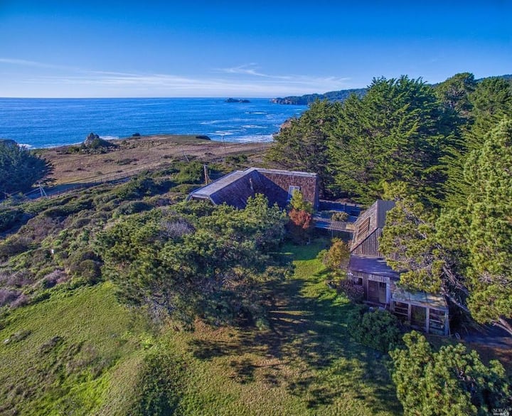 Sunburst Ocean Retreat Houses for Rent in Gualala, California, United