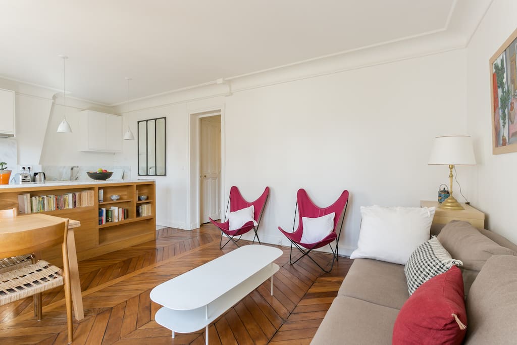 Living room (3/3)