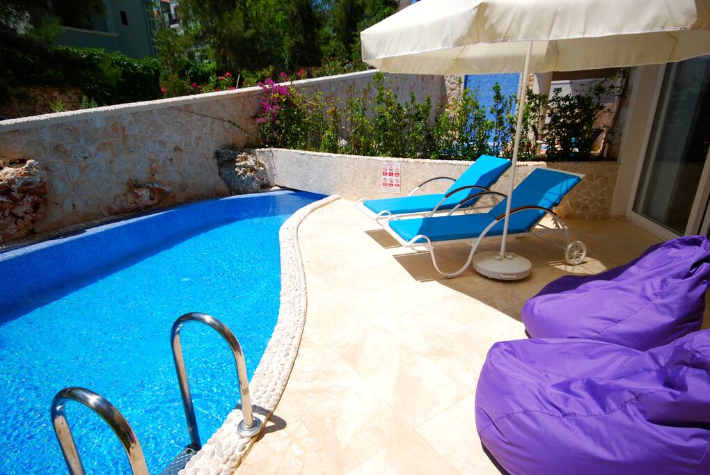 Private pool and sun terrace