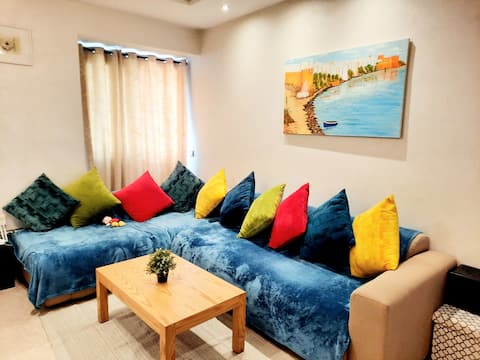 2 bedroom apartment in the heart of the park