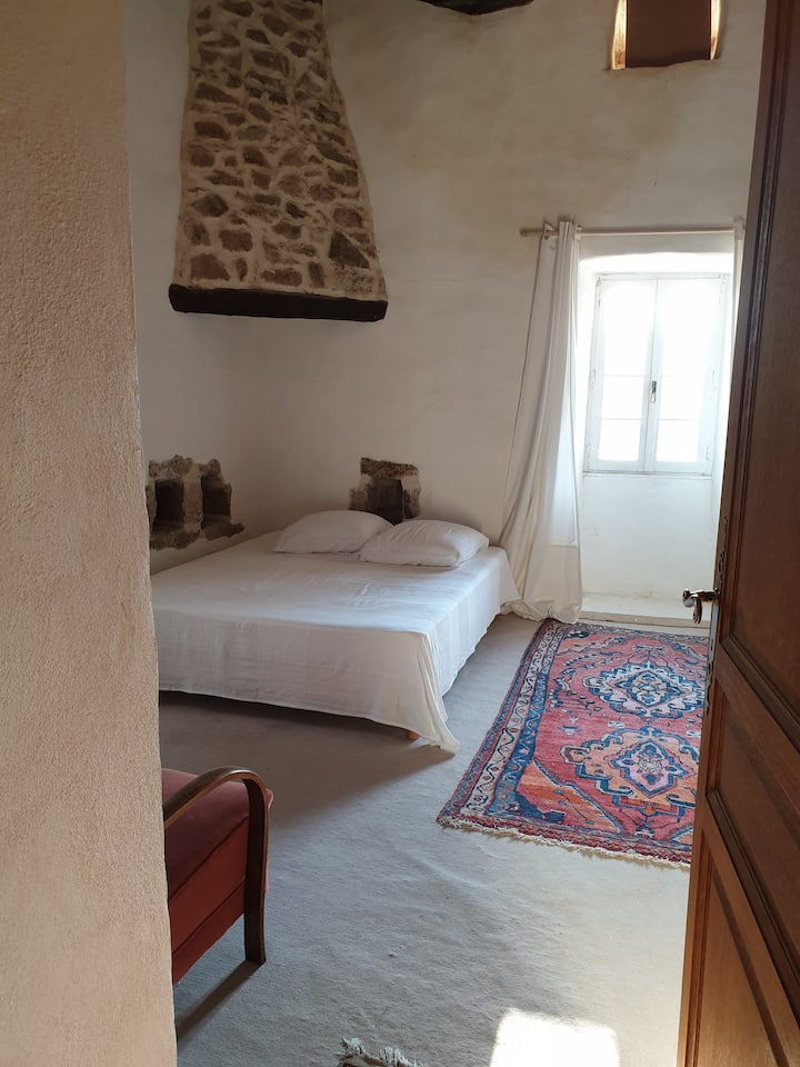 غرفة في الزاوية