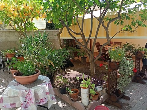 Top Airbnb: Studio apartment in the center with private veranda a Alghero