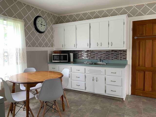 Shore Lane Retreat gallery image 4