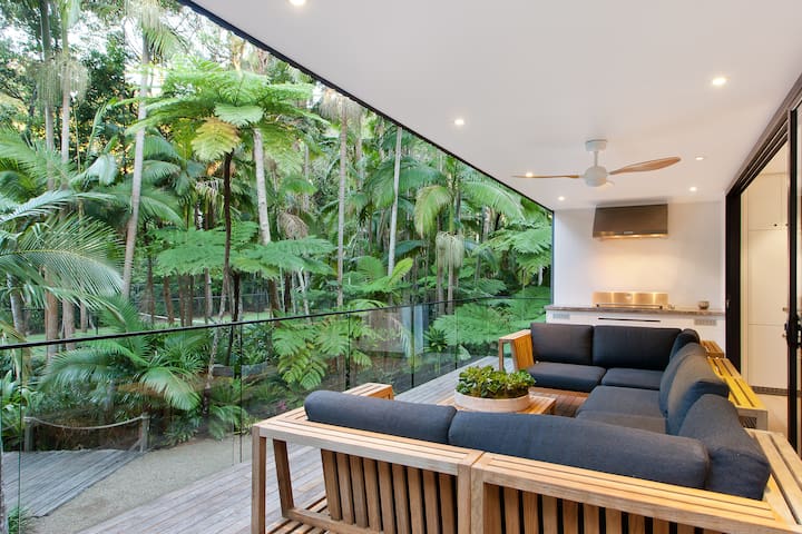 Luxury rainforest retreat, Little Cove gallery image 2