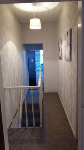 3 Bedroom House Manchester Centre/ 宽敞的家庭住宅 gallery image 5