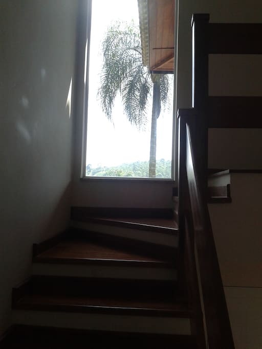 Acesso aos quartos ,casa principal
