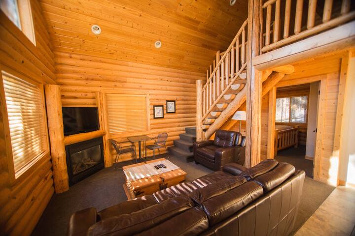 Two Bed One Bath Log Cabin Short Stay Cabins For Rent In