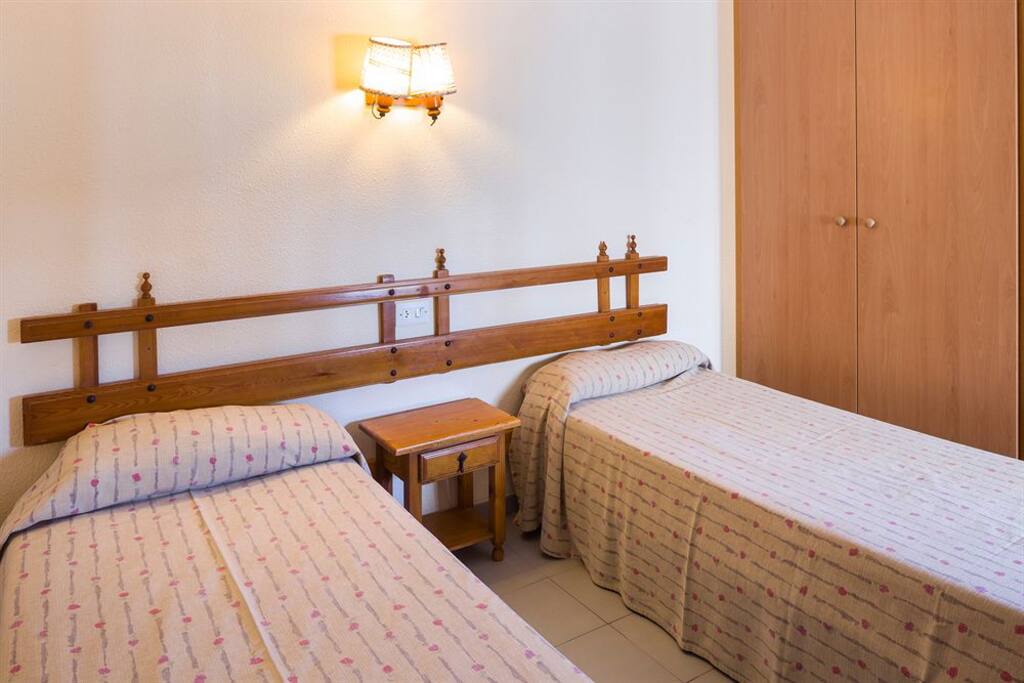 Bedroom (2/3 Guests Apartment example)