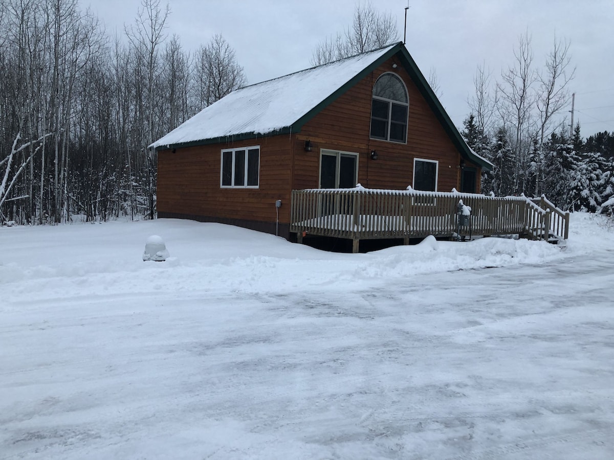 LP Walsh Cabin Cabins for Rent in Ontonagon, Michigan, United States