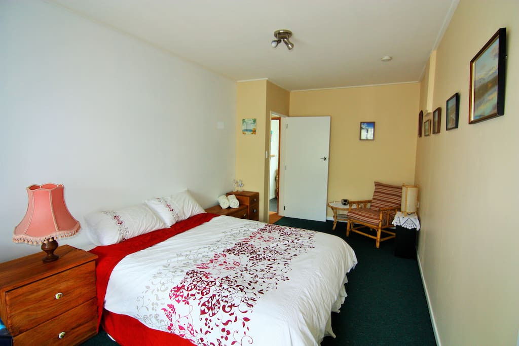 Queen bedroom